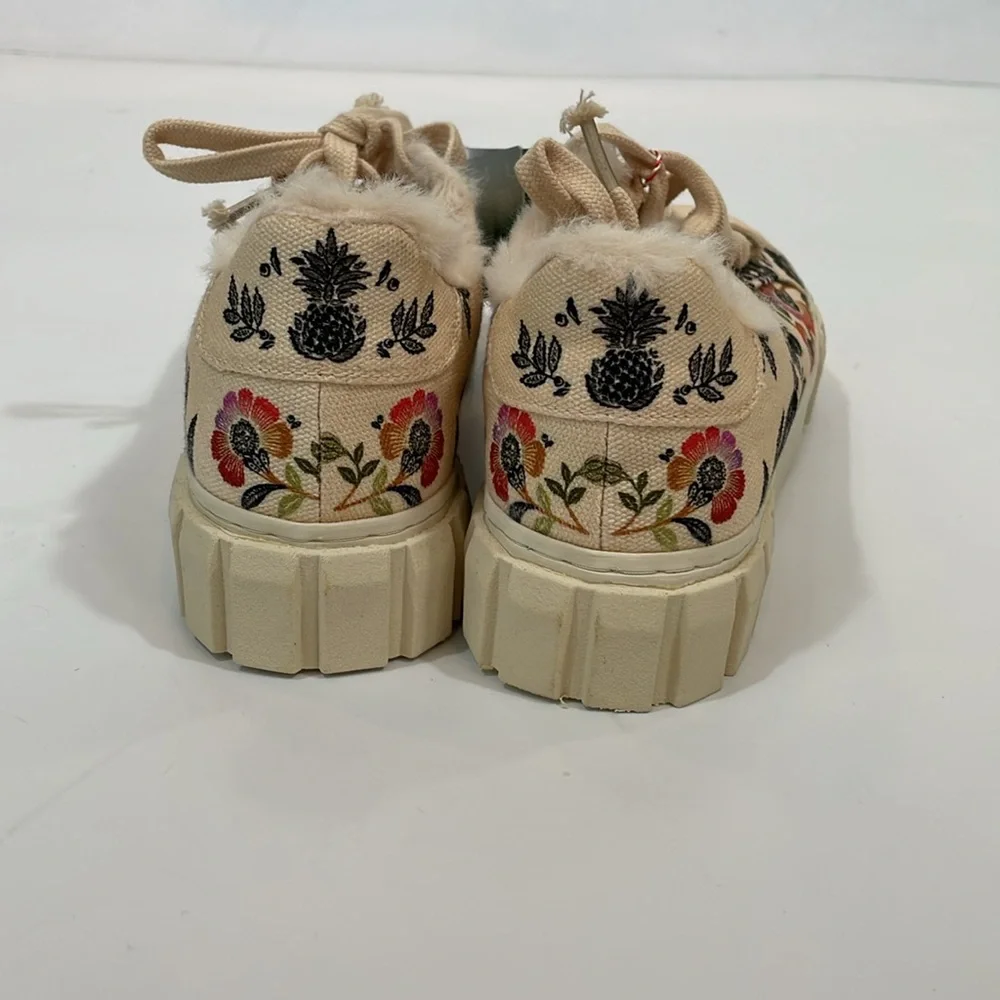NWT Romantic Garden Platform Sneaker Size 8.5 Canvas With Floral Print